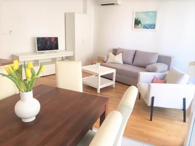 Sunshine Apartment Макарска Екстериор снимка