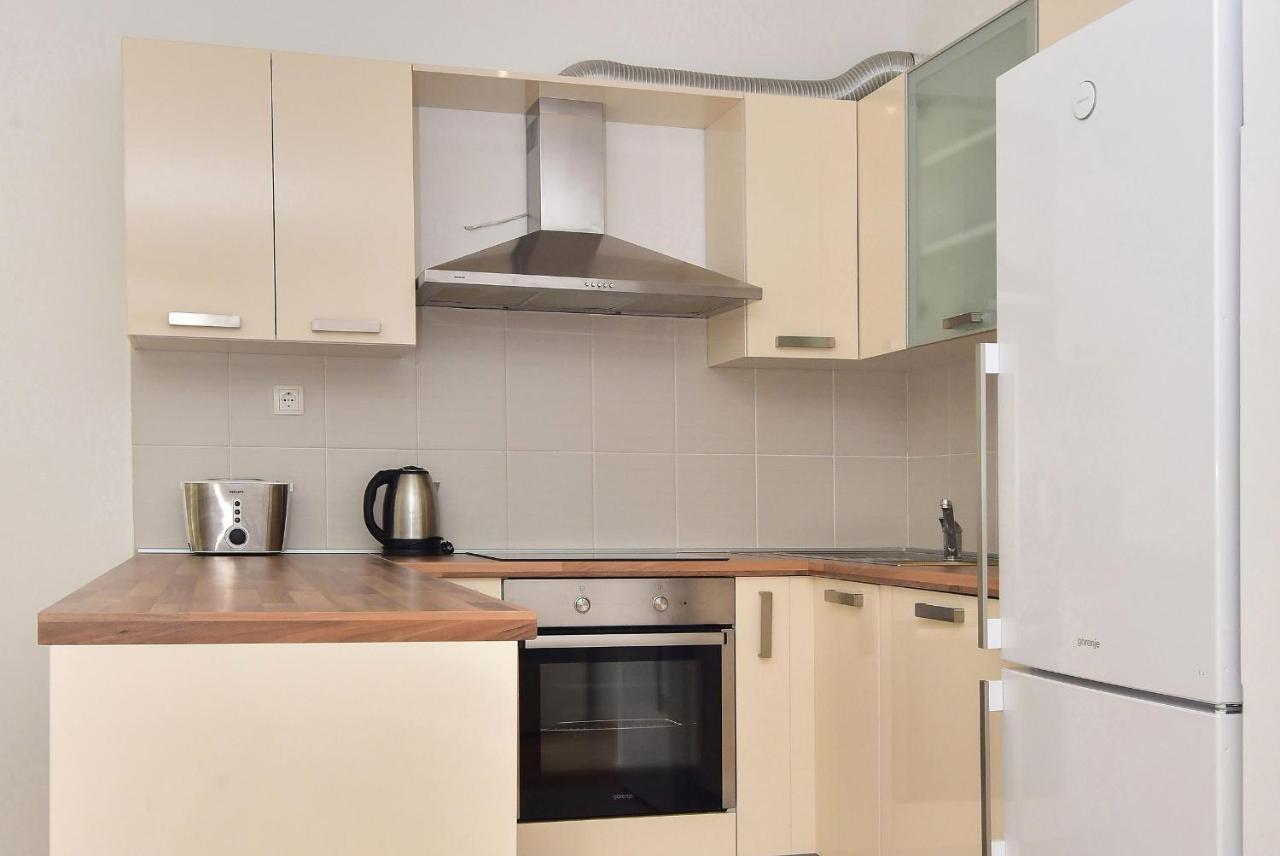 Sunshine Apartment Макарска Екстериор снимка