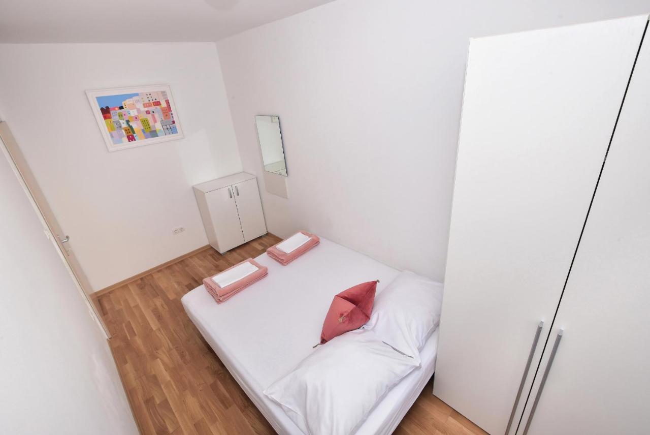 Sunshine Apartment Макарска Екстериор снимка